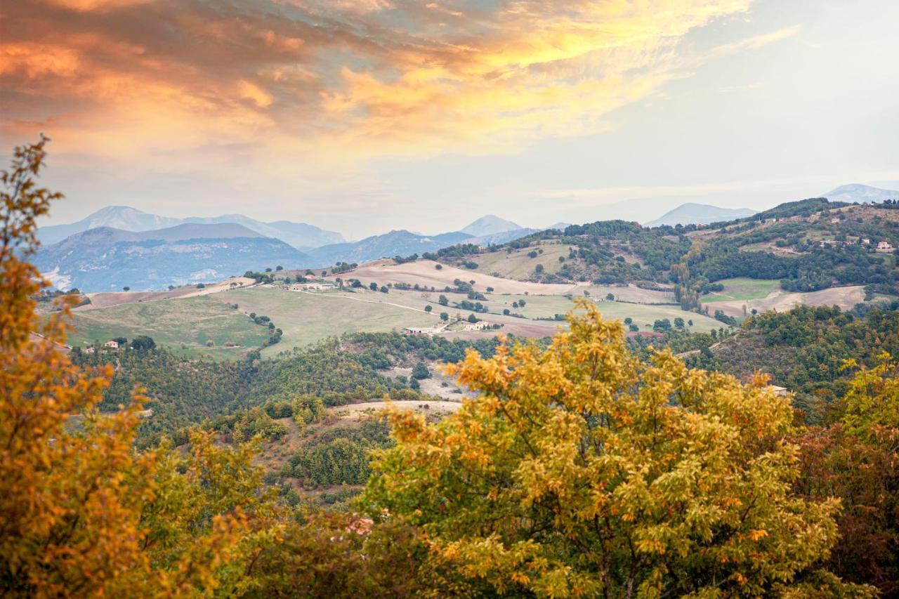 Tenuta Borgo Santa Cecilia Губбио Экстерьер фото